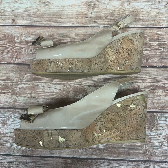 Stuart Weitzman Womens Patent Leather Peep Toe Slingback Wedges Beige Size 9.5 - Picture 3 of 12